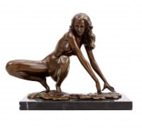 Erotic Sculpture - Crouching Amazon - Bronze Erotic Nude - Signed Césaro Erotic Sculpture - Crouching Amazon - Bronze Erotic Nude - Signed Césaro