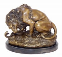 Lion fights against a snake - Bronze sculpture signed A. Barye
