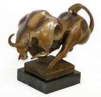 Animal Bronze - Big Bull on Marble Base - Modern Art Milo signed