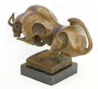 Animal Bronze - Big Bull on Marble Base - Modern Art Milo signed