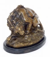 Lion fights against a snake - Bronze sculpture signed A. Barye